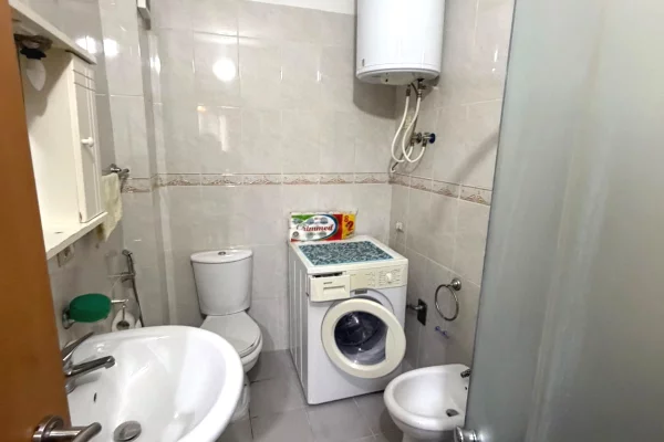 Shtepi me qera Apartament ne Tirane, 1+1, Mobilimi E mobiluar, Pagesa 62,000  Leke.