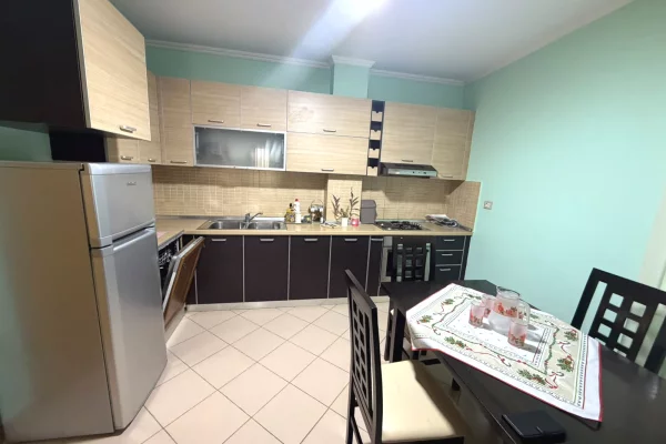 Shtepi me qera Apartament ne Tirane, 1+1, Mobilimi E mobiluar, Pagesa 62,000  Leke.