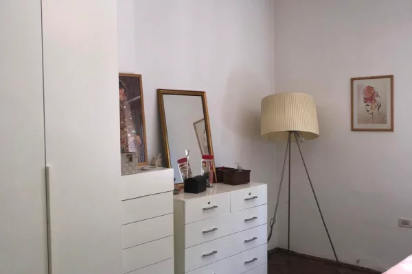 Shtepi me qera Apartament ne Tirane, 3+1, Mobilimi E mobiluar, Pagesa 85,000  Leke.