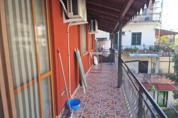 Shtepi me qera Apartament ne Tirane, 1+1, Mobilimi E mobiluar, Pagesa 50,000  Leke.
