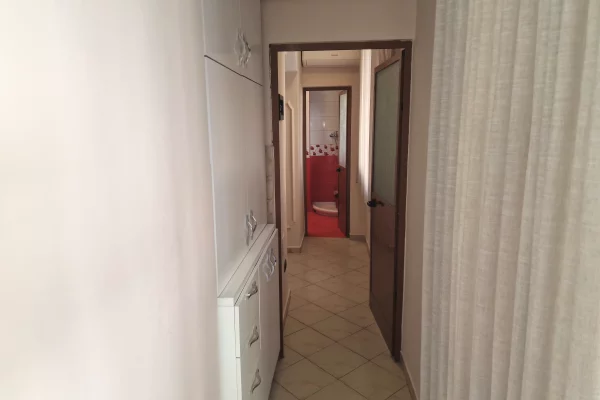 Shtepi me qera Apartament ne Tirane, 1+1, Mobilimi E mobiluar, Pagesa 50,000  Leke.