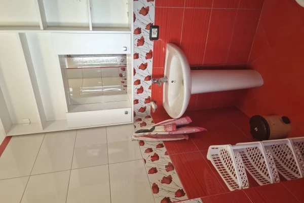 Shtepi me qera Apartament ne Tirane, 1+1, Mobilimi E mobiluar, Pagesa 50,000  Leke.
