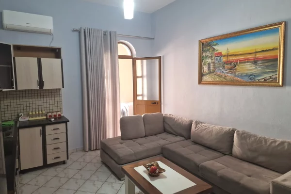Shtepi me qera Apartament ne Tirane, 1+1, Mobilimi E mobiluar, Pagesa 50,000  Leke.