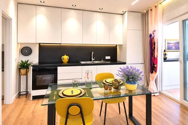 Shtepi ne shitje Apartament ne Tirane, 2+1, Mobilimi E mobiluar, Pagesa 23,500,000  Leke.