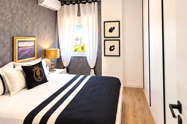 Shtepi ne shitje Apartament ne Tirane, 2+1, Mobilimi E mobiluar, Pagesa 23,500,000  Leke.