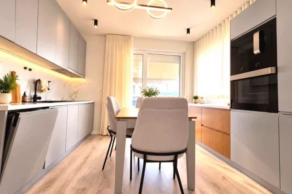 Shtepi ne shitje Apartament ne Tirane, 2+1, Mobilimi E mobiluar, Pagesa 255,000  Euro.