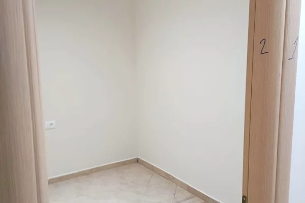 Shtepi me qera Apartament ne Tirane, 2+1, Mobilimi E mobiluar, Pagesa 53,000  Leke.