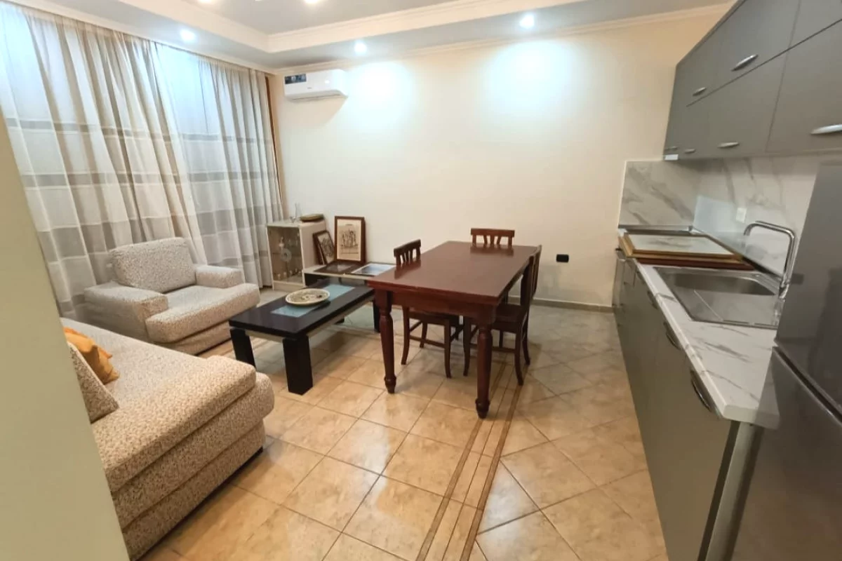Shtepi me qera Apartament ne Tirane, 2+1, Mobilimi E mobiluar, Pagesa 53,000  Leke.
