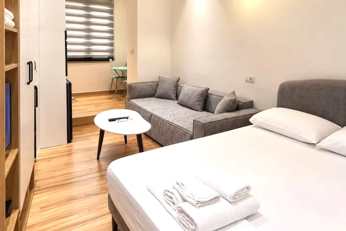 Shtepi ne shitje Apartament ne Tirane, Garsoniere, Mobilimi E mobiluar, Pagesa 175,000  Euro.