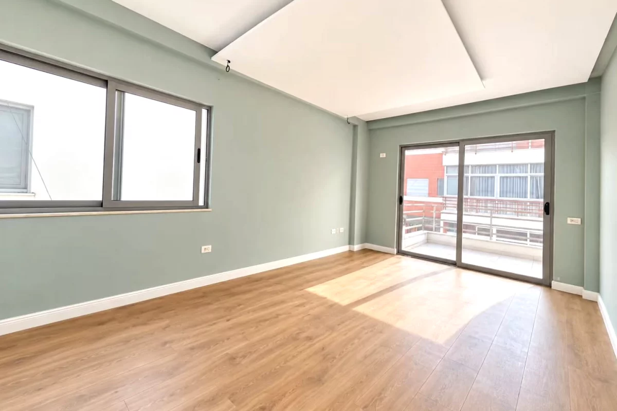 Shtepi ne shitje Apartament ne Tirane, 2+1, Mobilimi Bosh, pa mobiluar, Pagesa 160,000  Euro.