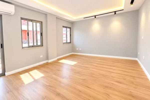 Shtepi ne shitje Apartament ne Tirane, 2+1, Mobilimi Bosh, pa mobiluar, Pagesa 160,000  Euro.