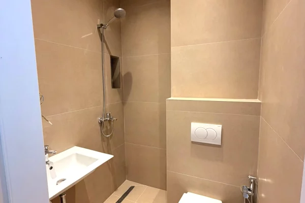 Shtepi me qera Apartament ne Tirane, 2+1, Mobilimi E mobiluar, Pagesa 1,000  Euro.