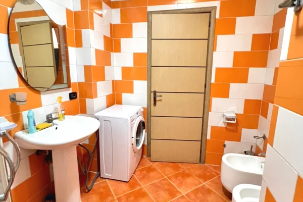 Shtepi me qera Apartament ne Tirane, 2+1, Mobilimi E mobiluar, Pagesa 90,000  Leke.