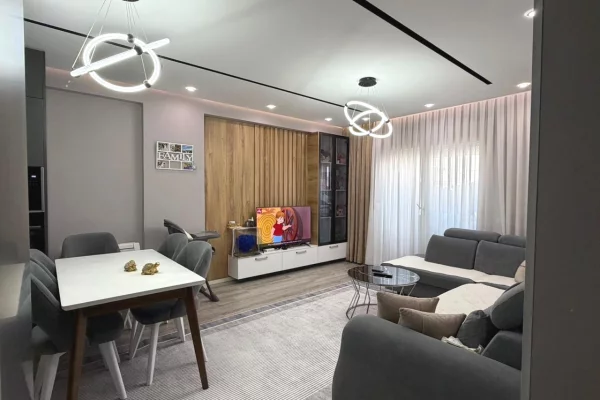 Shtepi me qera Apartament ne Tirane, 2+1, Mobilimi E mobiluar, Pagesa 1,000  Euro.