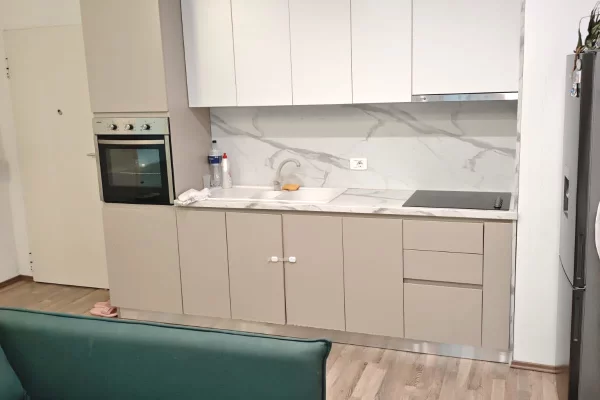 Shtepi me qera Apartament ne Tirane, 1+1, Mobilimi E mobiluar, Pagesa 45,000  Leke.