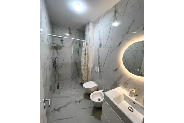 Shtepi me qera Apartament ne Tirane, 2+1, Mobilimi E mobiluar, Pagesa 85,000  Leke.