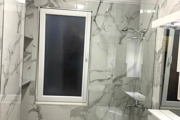 Shtepi me qera Apartament ne Tirane, 2+1, Mobilimi E mobiluar, Pagesa 55,000  Leke.