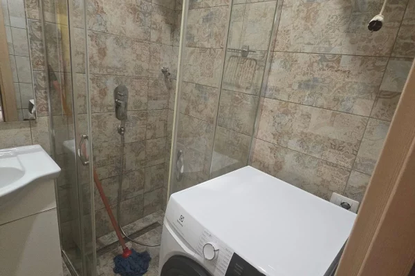 Shtepi me qera Apartament ne Tirane, 1+1, Mobilimi E mobiluar, Pagesa 60,000  Leke.