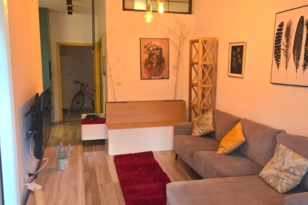 Jepet me qera apartament 1+1+post parkimi te Rezidenca "Kodra e Diellit 2".