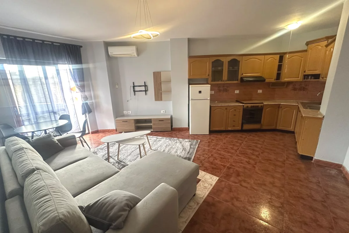Shtepi me qera Apartament ne Tirane, 1+1, Mobilimi E mobiluar, Pagesa 550  Euro.