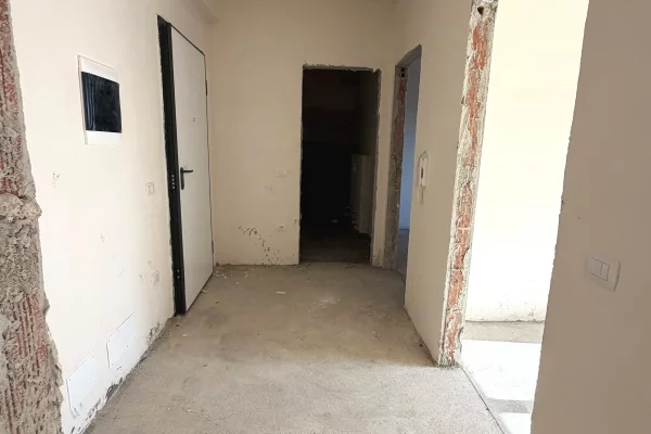 Apartment for sale in Tirana 2+1, Emty