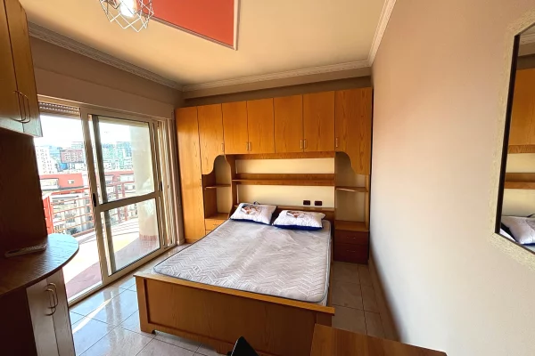 Shtepi me qera Apartament ne Tirane, 2+1, Mobilimi E mobiluar, Pagesa 75,000  Leke.