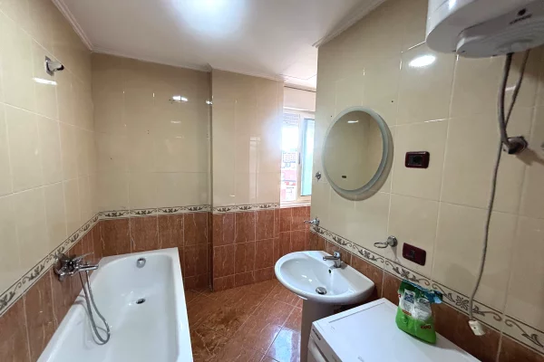 Shtepi me qera Apartament ne Tirane, 2+1, Mobilimi E mobiluar, Pagesa 75,000  Leke.