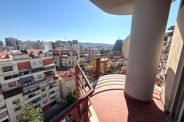 Shtepi me qera Apartament ne Tirane, 2+1, Mobilimi E mobiluar, Pagesa 75,000  Leke.