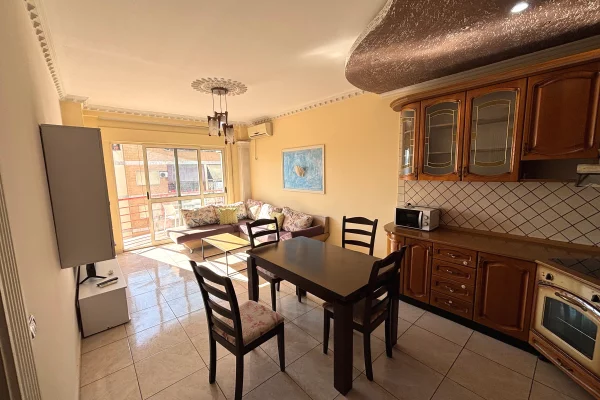 Shtepi me qera Apartament ne Tirane, 2+1, Mobilimi E mobiluar, Pagesa 75,000  Leke.