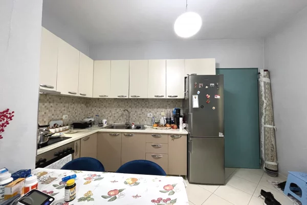 Shtepi me qera Apartament ne Tirane, 1+1, Mobilimi E mobiluar, Pagesa 70,000  Leke.