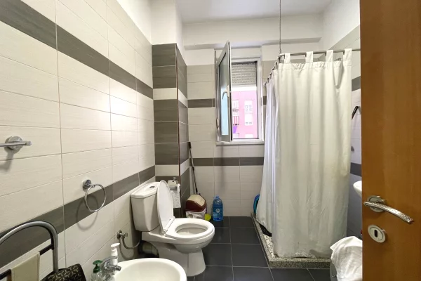 Shtepi me qera Apartament ne Tirane, 1+1, Mobilimi E mobiluar, Pagesa 70,000  Leke.