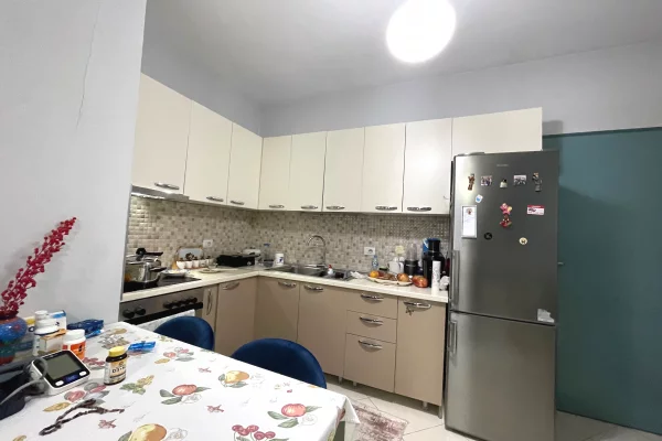 Shtepi me qera Apartament ne Tirane, 1+1, Mobilimi E mobiluar, Pagesa 70,000  Leke.