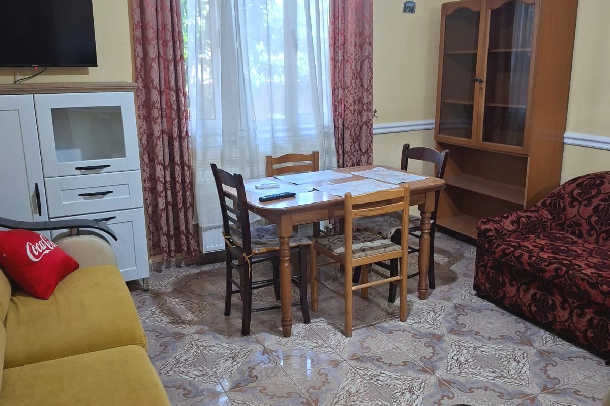 Appartamento in affitto a Tirana 2+1, Arredato