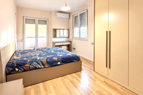 Shtepi ne shitje Apartament ne Tirane, 3+1, Mobilimi E mobiluar, Pagesa 299,000  Euro.