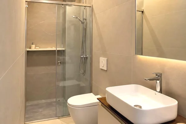 Shtepi ne shitje Apartament ne Tirane, 1+1, Mobilimi E mobiluar, Pagesa 200,000  Euro.