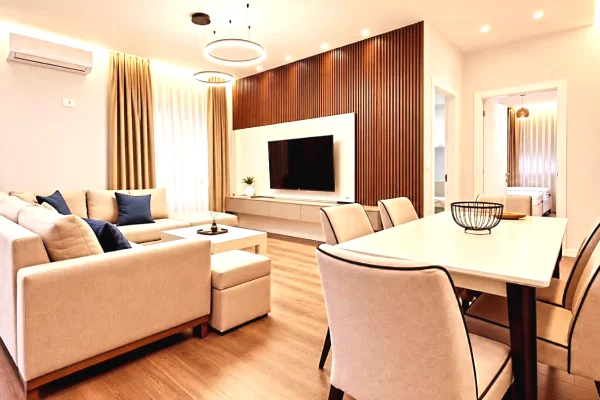LIQENI THATE, shume afer me Liqeni! Shesim super apartament:  2+1 
