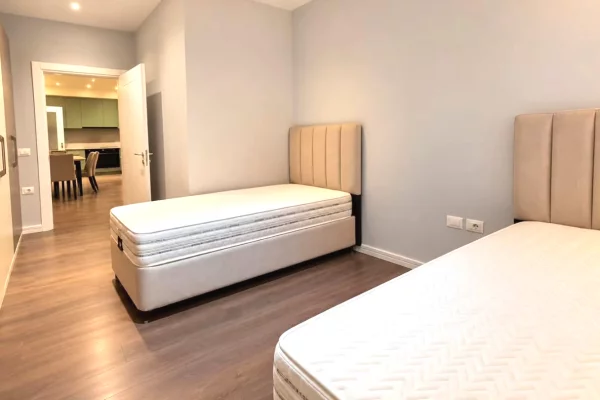 Shtepi ne shitje Apartament ne Tirane, 2+1, Mobilimi E mobiluar, Pagesa 259,000  Euro.