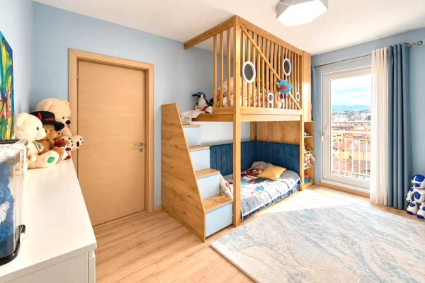 Shtepi ne shitje Apartament ne Tirane, 2+1, Mobilimi E mobiluar, Pagesa 198,000  Euro.