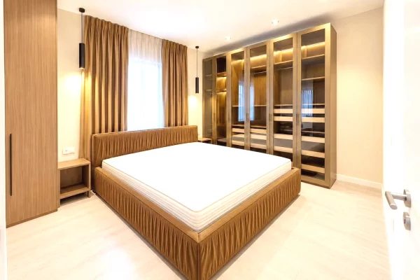 Shtepi ne shitje Apartament ne Tirane, 1+1, Mobilimi E mobiluar, Pagesa 180,000  Euro.