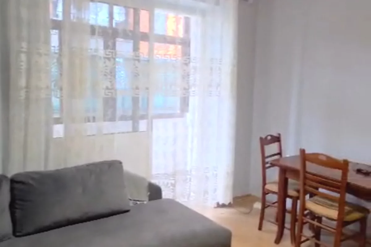 Shtepi me qera Apartament ne Tirane, 3+1, Mobilimi E mobiluar, Pagesa 700  Euro.