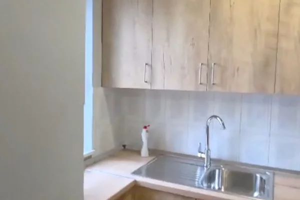 Shtepi me qera Apartament ne Tirane, 3+1, Mobilimi E mobiluar, Pagesa 700  Euro.