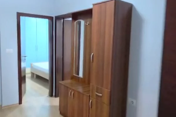 Shtepi me qera Apartament ne Tirane, 3+1, Mobilimi E mobiluar, Pagesa 700  Euro.