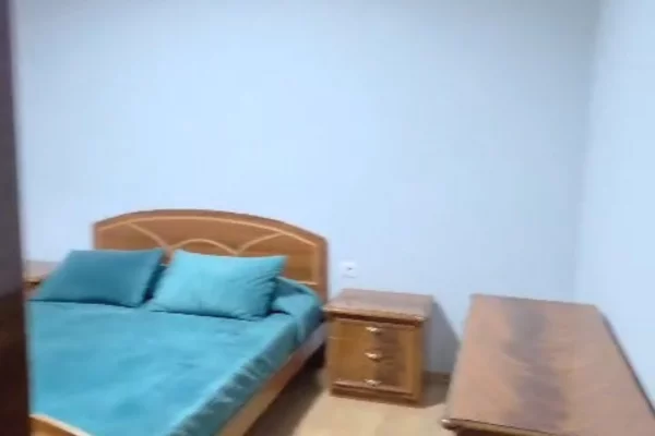 Shtepi me qera Apartament ne Tirane, 3+1, Mobilimi E mobiluar, Pagesa 700  Euro.