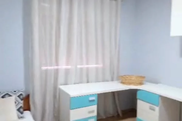 Shtepi me qera Apartament ne Tirane, 3+1, Mobilimi E mobiluar, Pagesa 700  Euro.