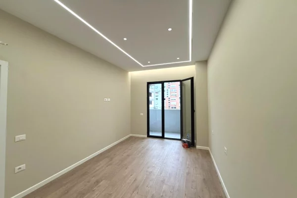 Shtepi ne shitje Apartament ne Tirane, 2+1, Mobilimi Bosh, pa mobiluar, Pagesa 330,000  Euro.