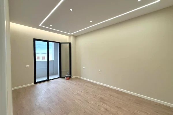 Shtepi ne shitje Apartament ne Tirane, 2+1, Mobilimi Bosh, pa mobiluar, Pagesa 330,000  Euro.