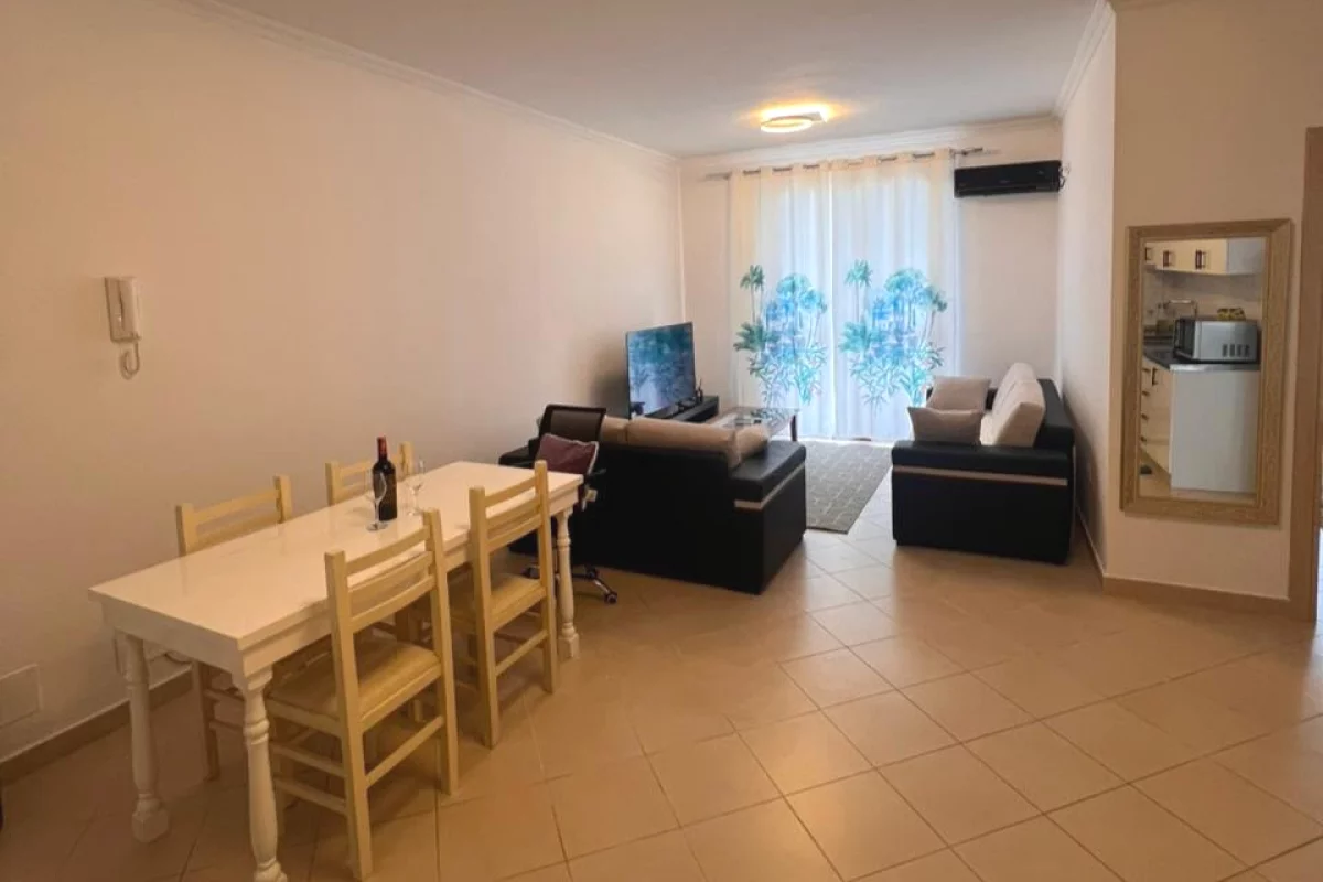 Shtepi me qera Apartament ne Tirane, 2+1, Mobilimi E mobiluar, Pagesa 65,000  Leke.