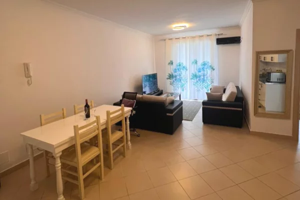Shtepi me qera 2+1 ne Tirane - 65,000 Leke