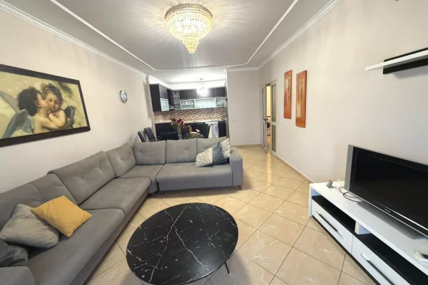 Shtepi me qera Apartament ne Tirane, 2+1, Mobilimi E mobiluar, Pagesa 800  Euro.