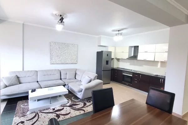 Shtepi me qera Apartament ne Tirane, 3+1, Mobilimi E mobiluar, Pagesa 1,100  Euro.